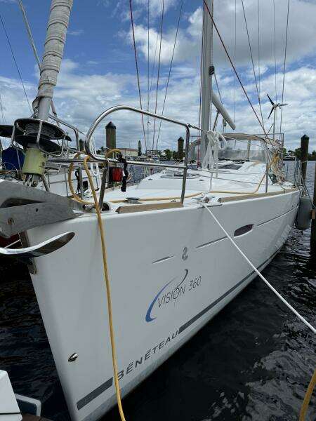 Vision 360 43ft Beneteau Yacht For Sale