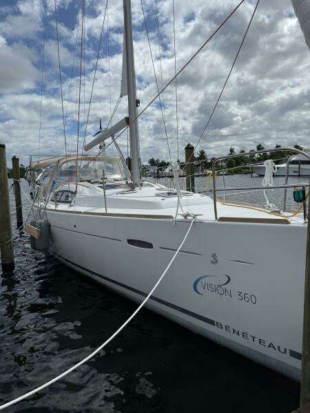 Vision 360 43ft Beneteau Yacht For Sale