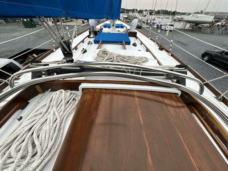 Ma Folie 40ft Hinckley Yacht For Sale Ma Folie 40ft Hinckley Yacht For Sale