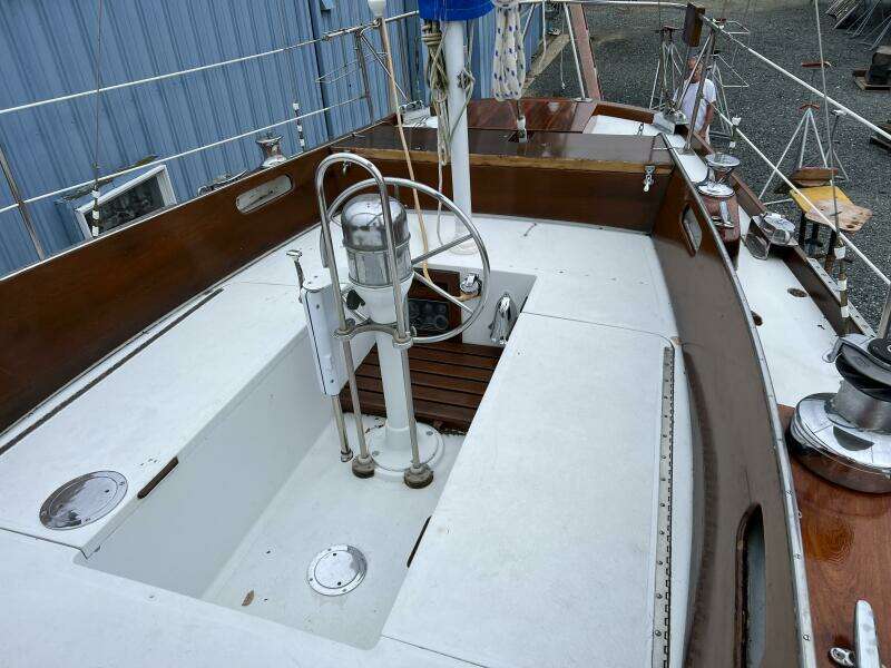 Ma Folie 40ft Hinckley Yacht For Sale Ma Folie 40ft Hinckley Yacht For Sale