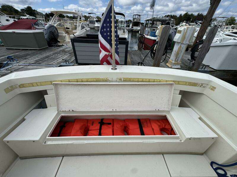 26ft Limestone Yacht For Sale