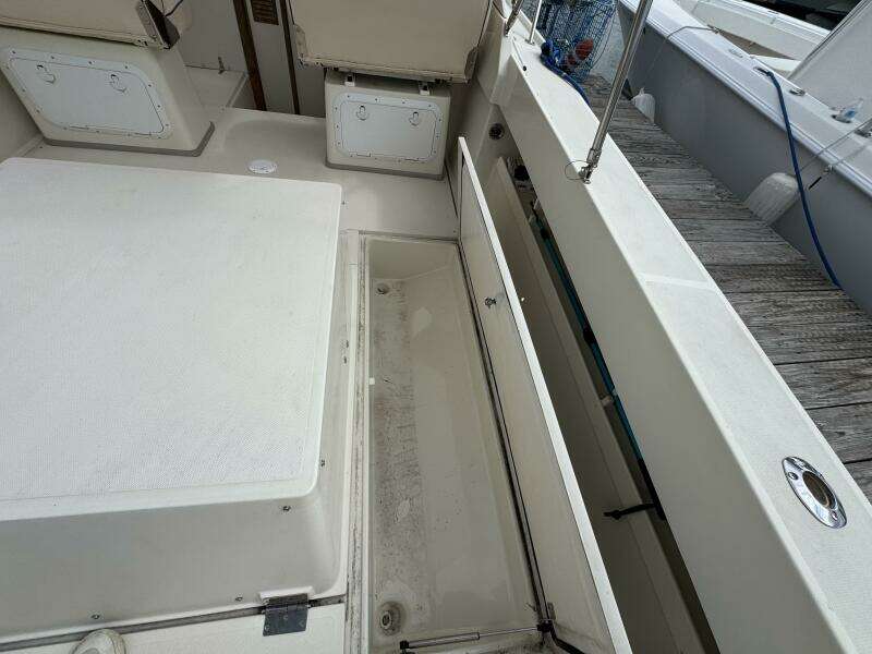 26ft Limestone Yacht For Sale