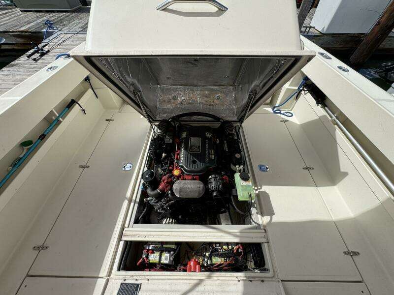 26ft Limestone Yacht For Sale