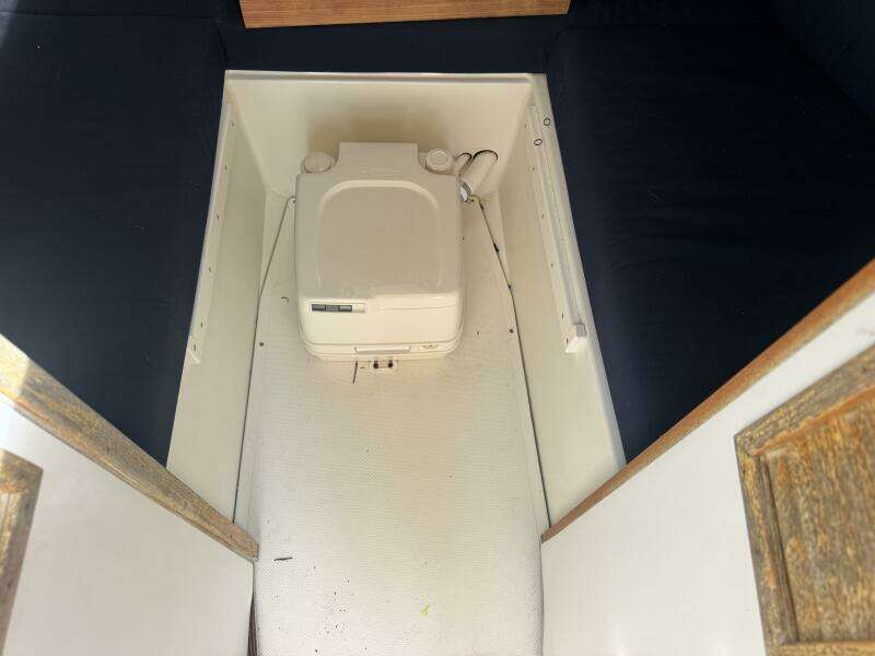 26ft Limestone Yacht For Sale