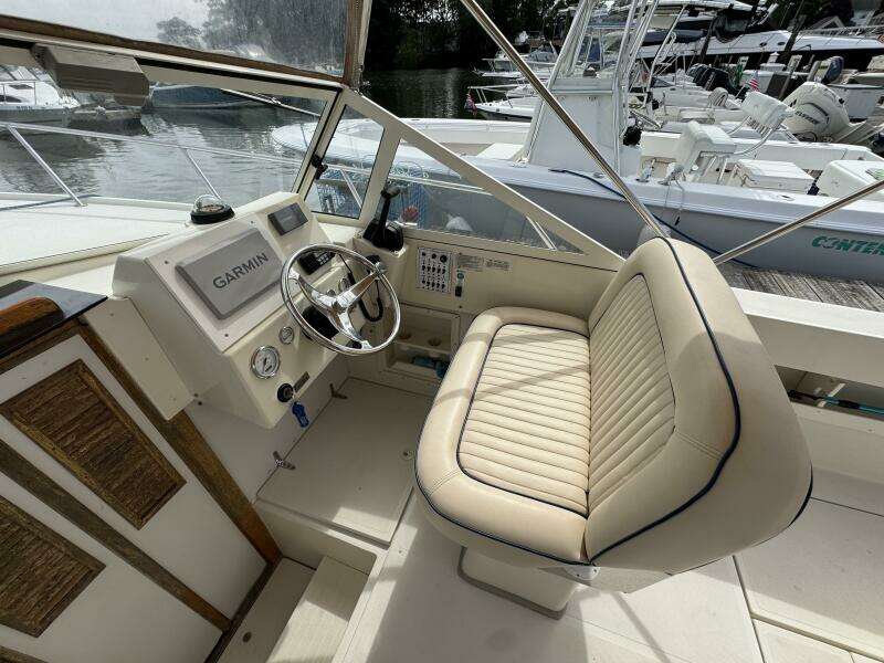 26ft Limestone Yacht For Sale