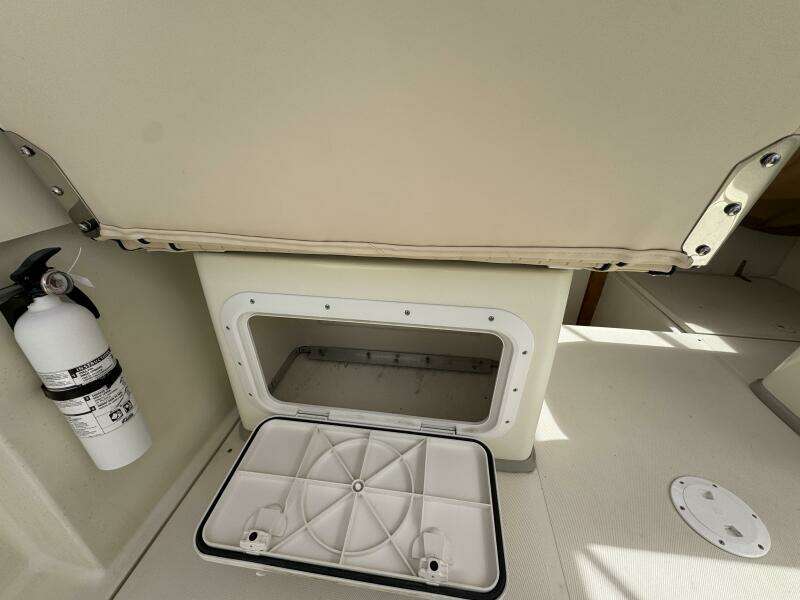 26ft Limestone Yacht For Sale