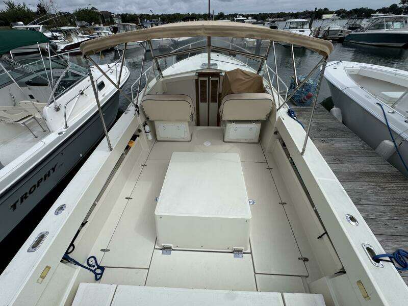 26ft Limestone Yacht For Sale