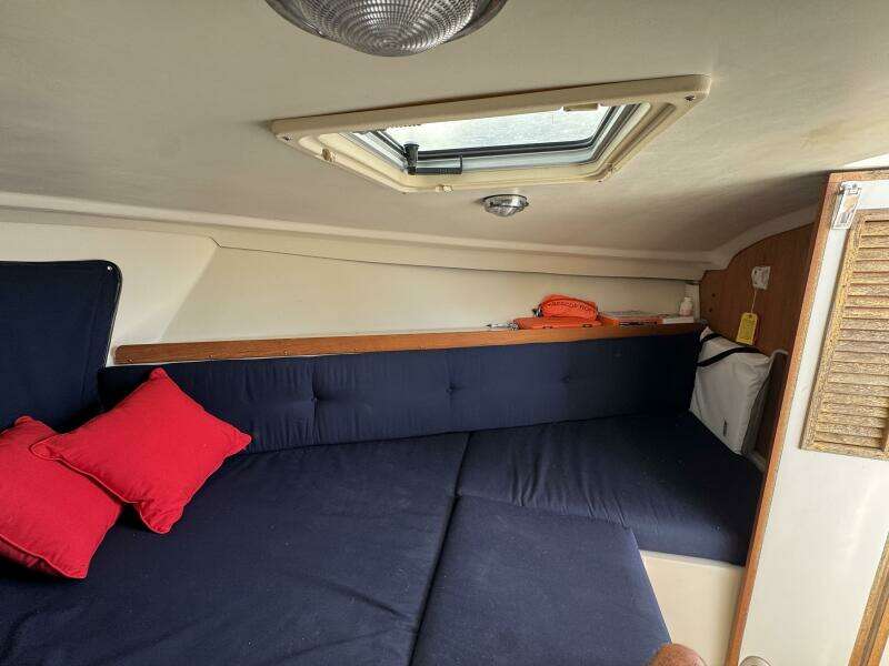26ft Limestone Yacht For Sale