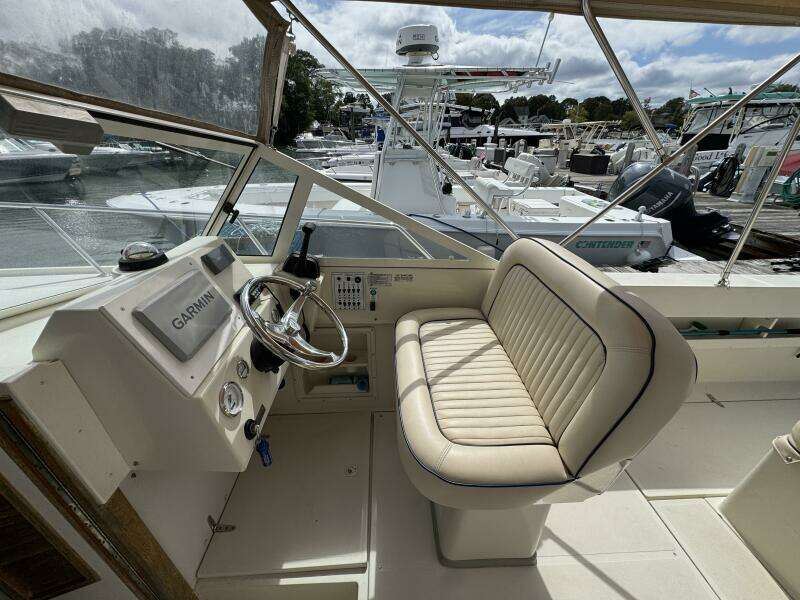 26ft Limestone Yacht For Sale