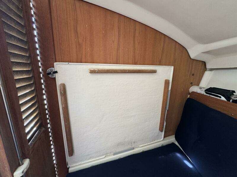 26ft Limestone Yacht For Sale