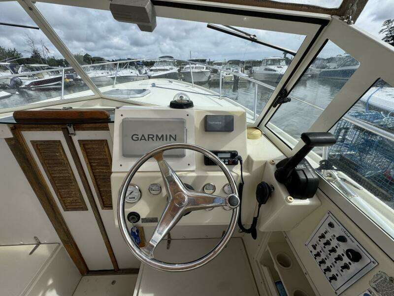 26ft Limestone Yacht For Sale