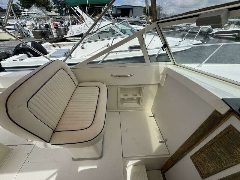 26ft Limestone Yacht For Sale