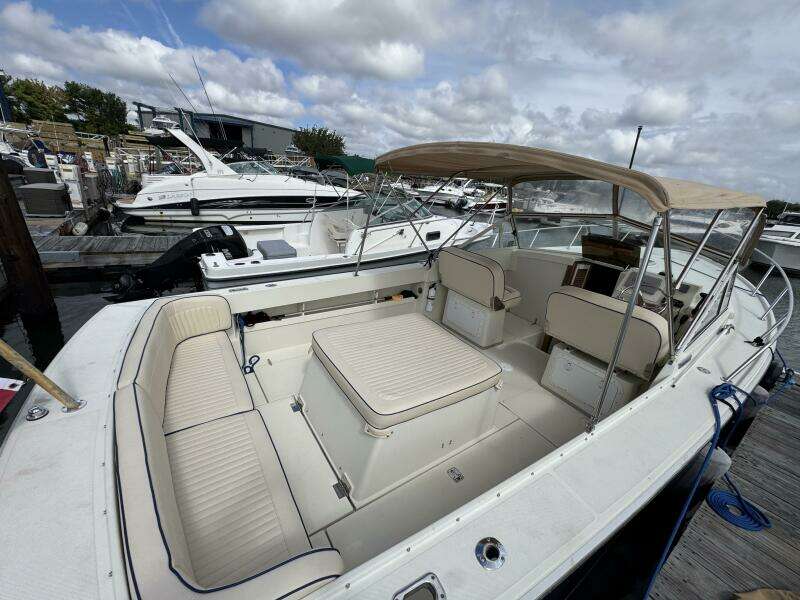 26ft Limestone Yacht For Sale