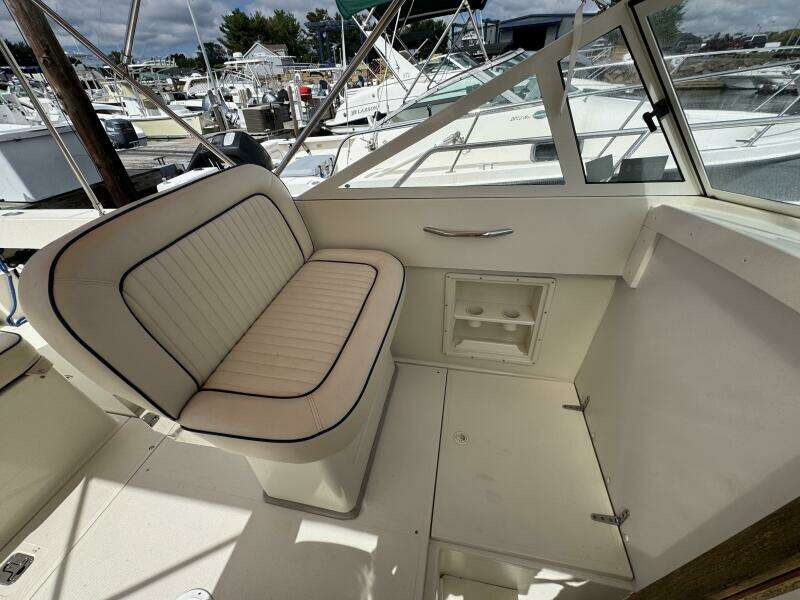 26ft Limestone Yacht For Sale