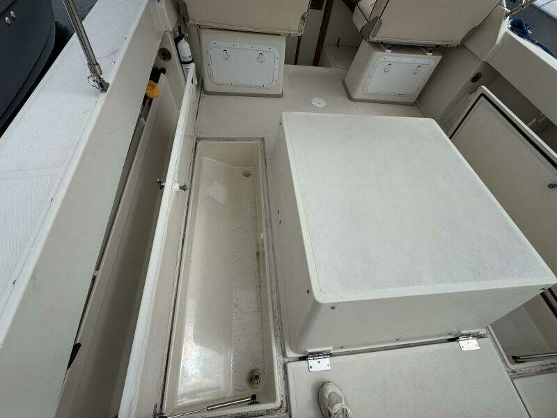 26ft Limestone Yacht For Sale