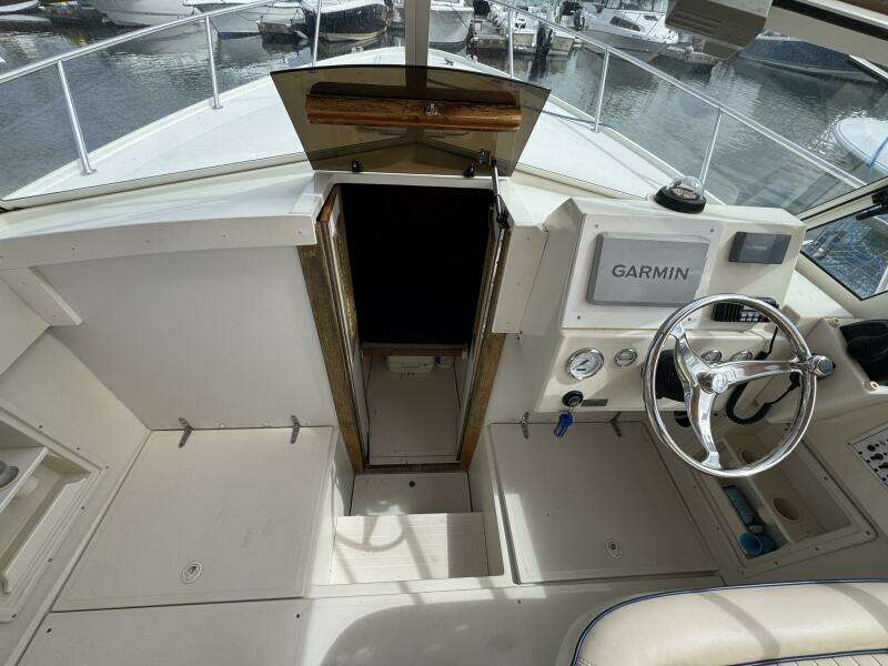 26ft Limestone Yacht For Sale
