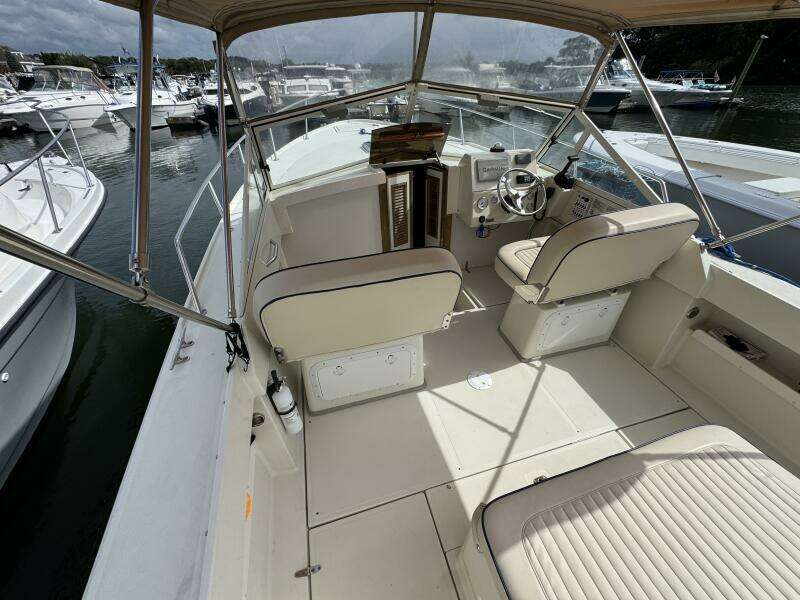 26ft Limestone Yacht For Sale