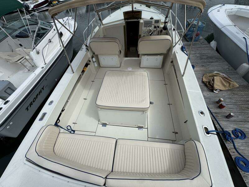 26ft Limestone Yacht For Sale