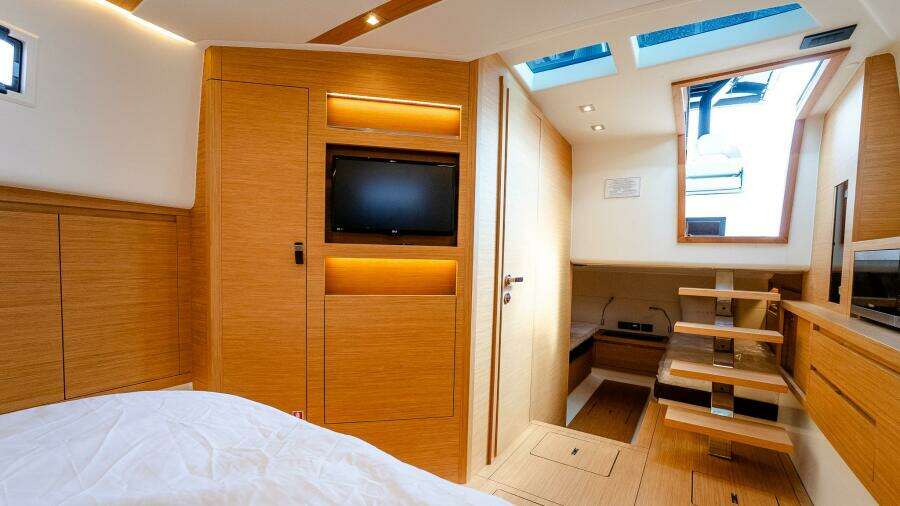 AVAILABLE NOW 43ft Pardo Yachts Yacht For Sale