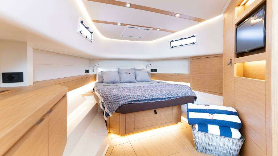 AVAILABLE NOW 43ft Pardo Yachts Yacht For Sale