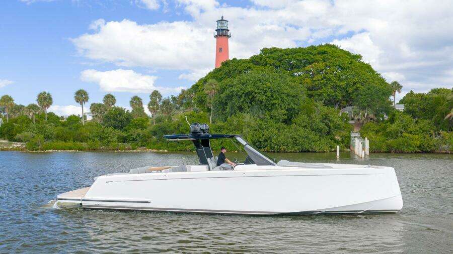 AVAILABLE NOW 43ft Pardo Yachts Yacht For Sale