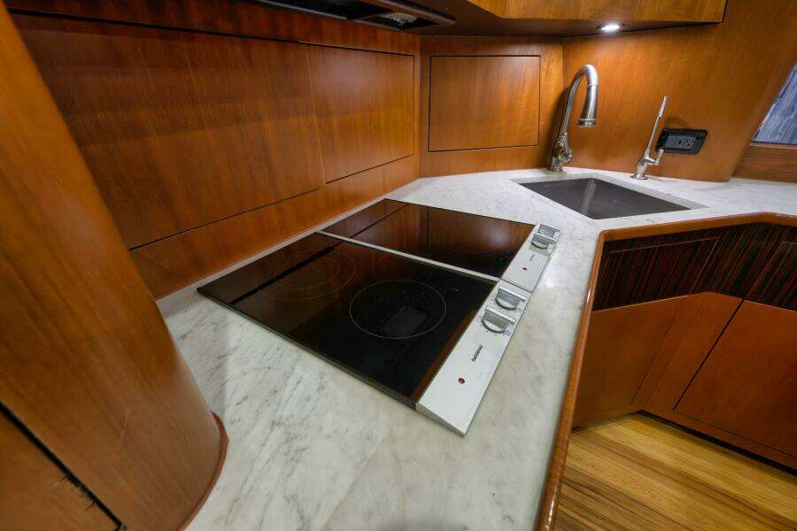 56ft Sunny Briggs Yacht For Sale