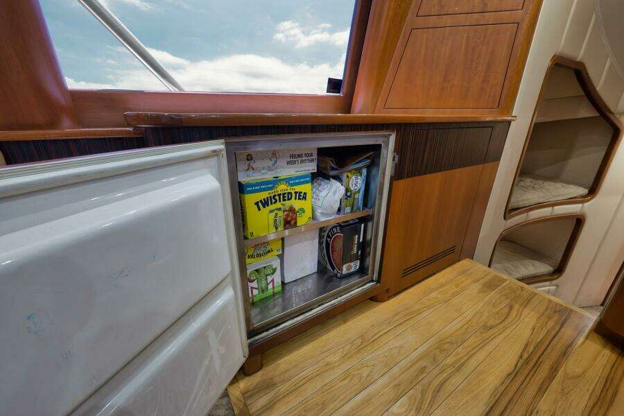 56ft Sunny Briggs Yacht For Sale