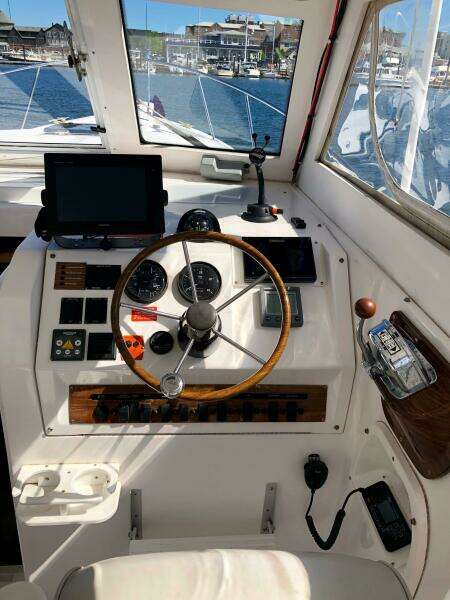 Blue Skye  30ft Mainship Yacht For Sale
