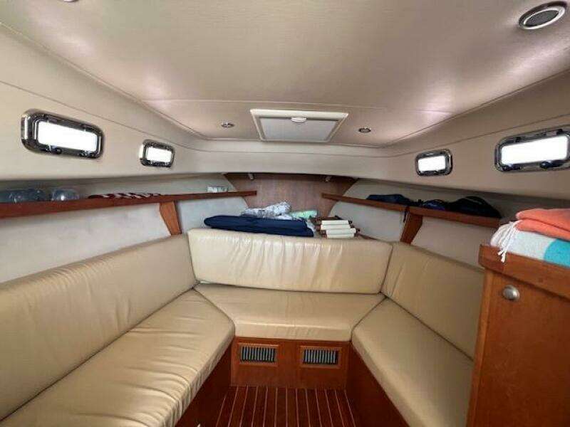 Blue Skye  30ft Mainship Yacht For Sale