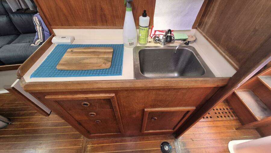 Heaven s Door 35ft Niagara Yacht For Sale