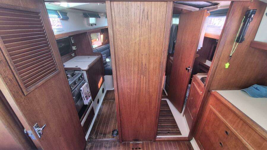Heaven s Door 35ft Niagara Yacht For Sale