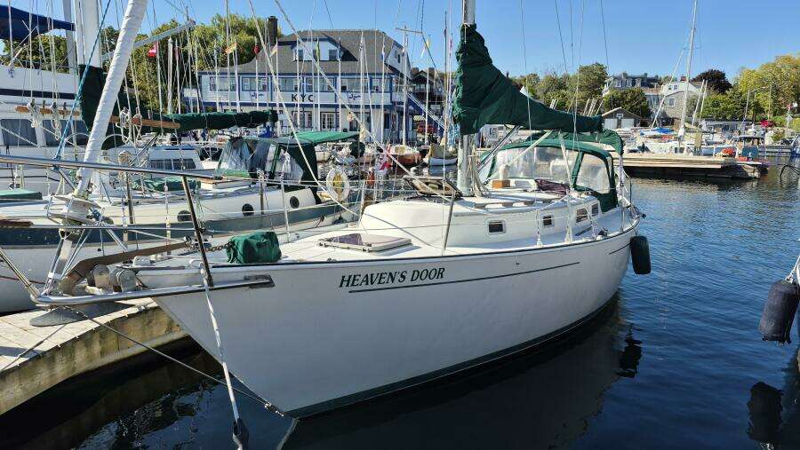 Heaven s Door 35ft Niagara Yacht For Sale