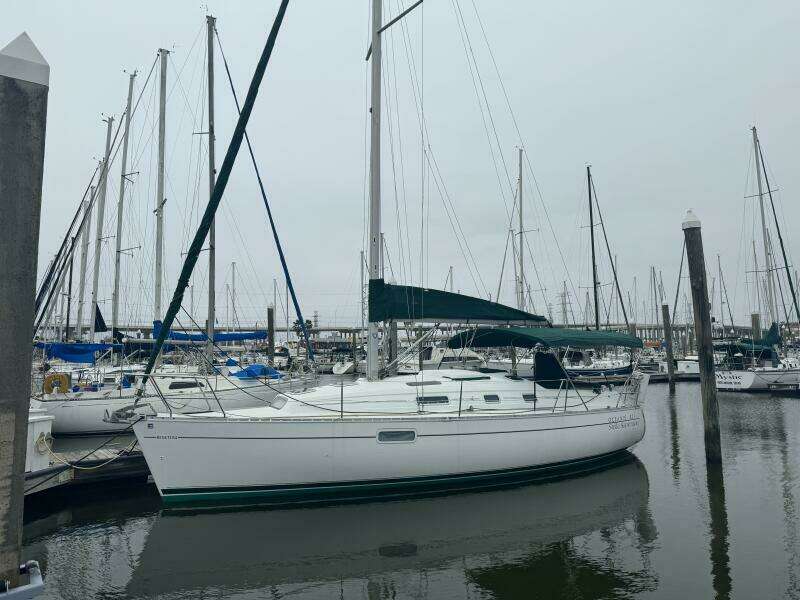 Valkyrie 32ft Beneteau Yacht For Sale