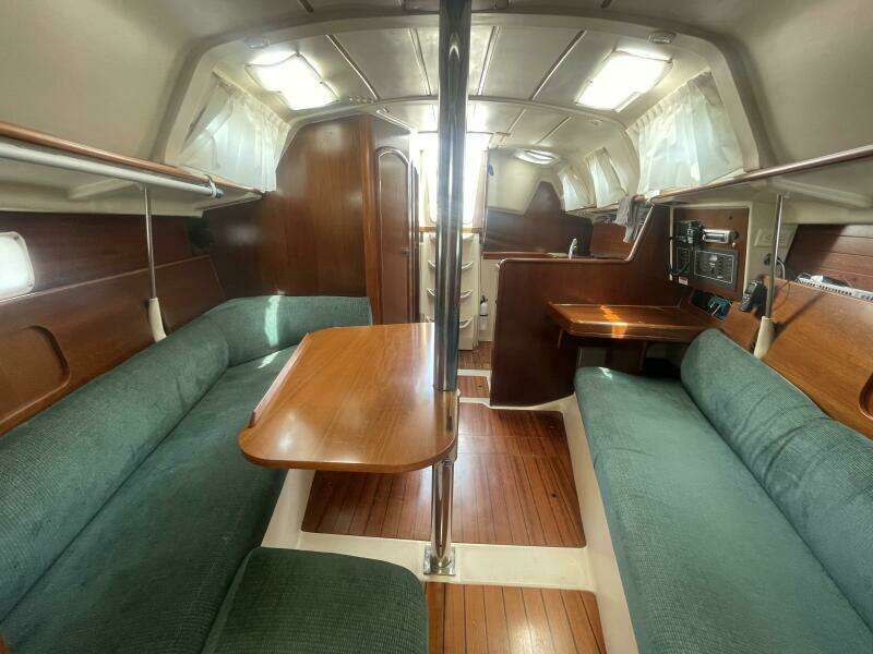 Valkyrie 32ft Beneteau Yacht For Sale