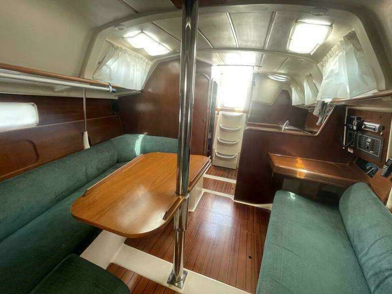 Valkyrie 32ft Beneteau Yacht For Sale