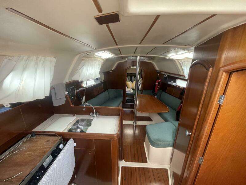 Valkyrie 32ft Beneteau Yacht For Sale