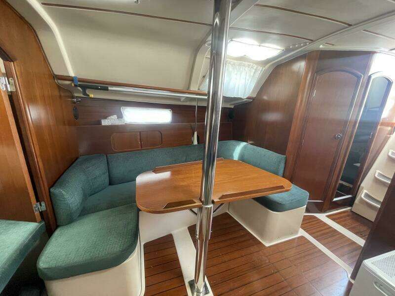 Valkyrie 32ft Beneteau Yacht For Sale