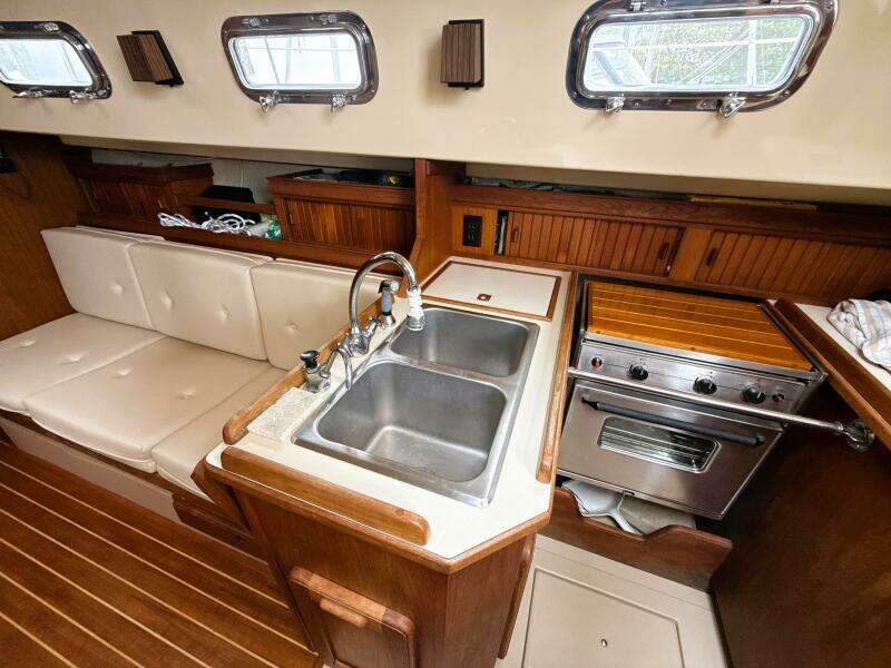 Afterglow 32ft Island Packet Yacht For Sale