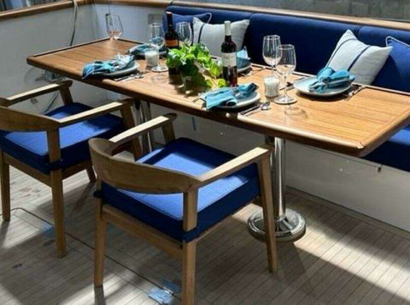 Cockpit seating