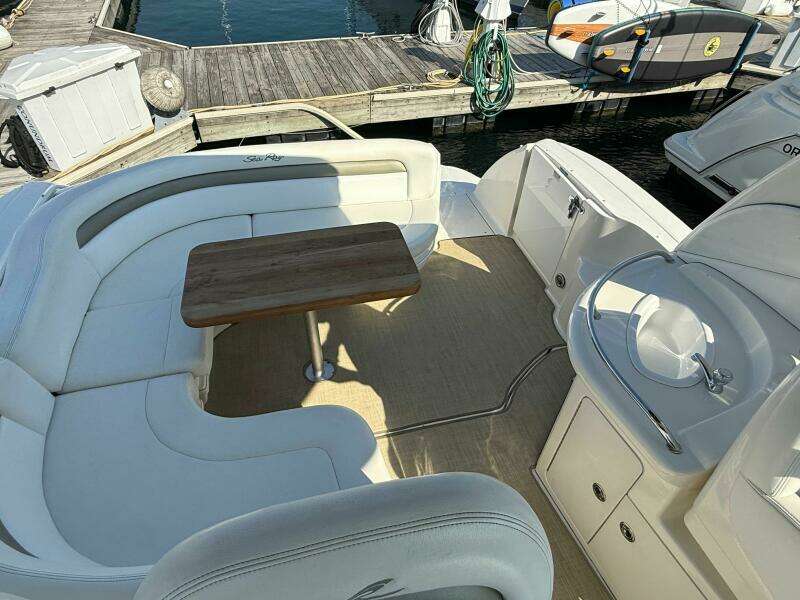 34ft Sea Ray Yacht For Sale