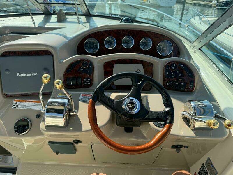 34ft Sea Ray Yacht For Sale