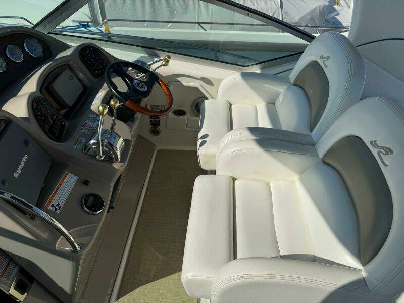 34ft Sea Ray Yacht For Sale