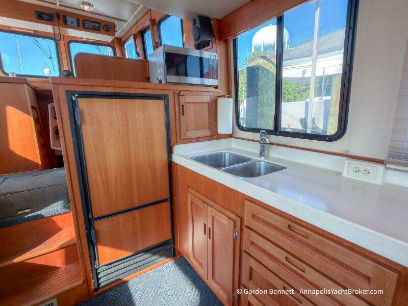 Dee Gee 37ft Nordic Tugs Yacht For Sale