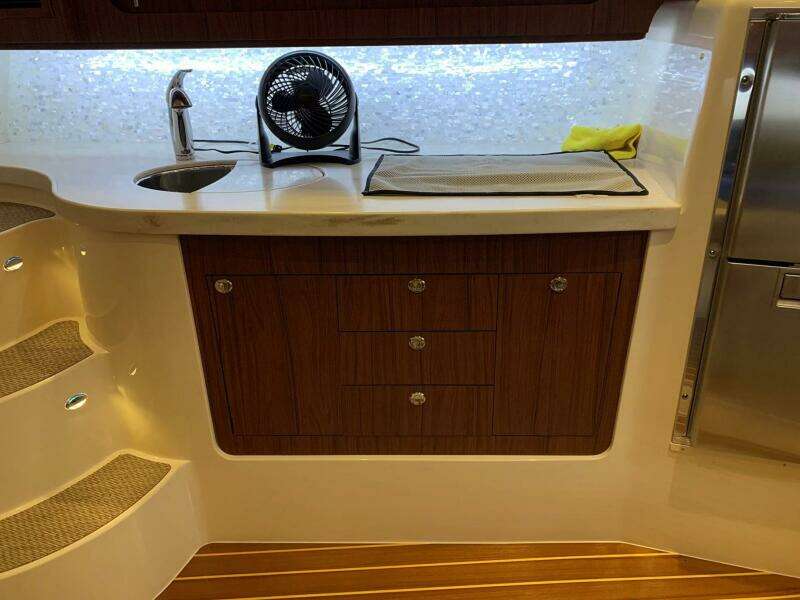 37ft Grady White Yacht For Sale