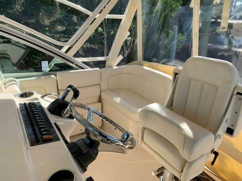 37ft Grady White Yacht For Sale