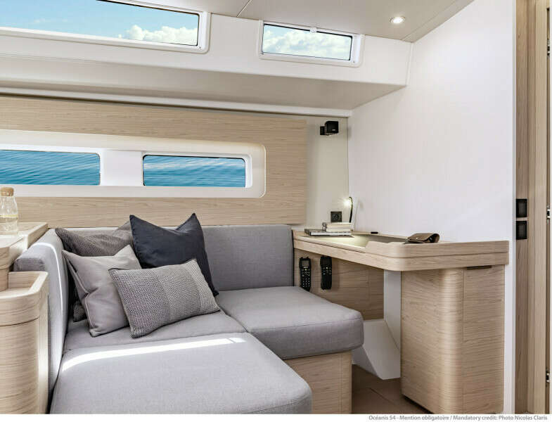 Oceanis Yacht 54