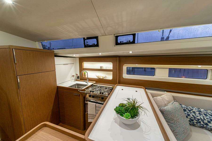 Oceanis Yacht 54
