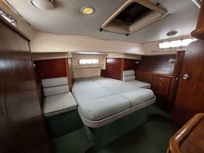 Juels 38ft Moody Yacht For Sale