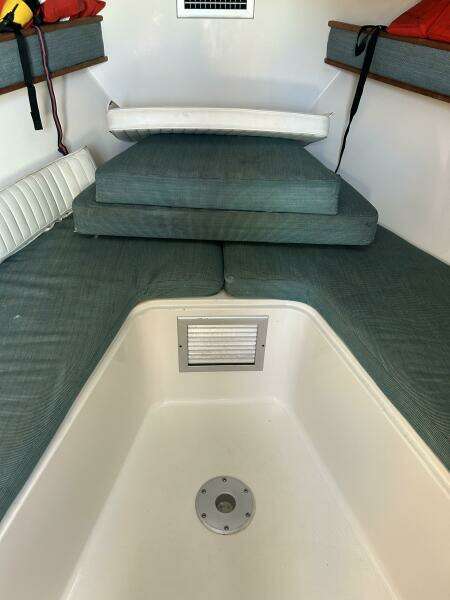 28ft Carolina Classic Yacht For Sale