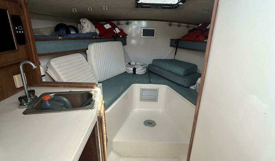 28ft Carolina Classic Yacht For Sale